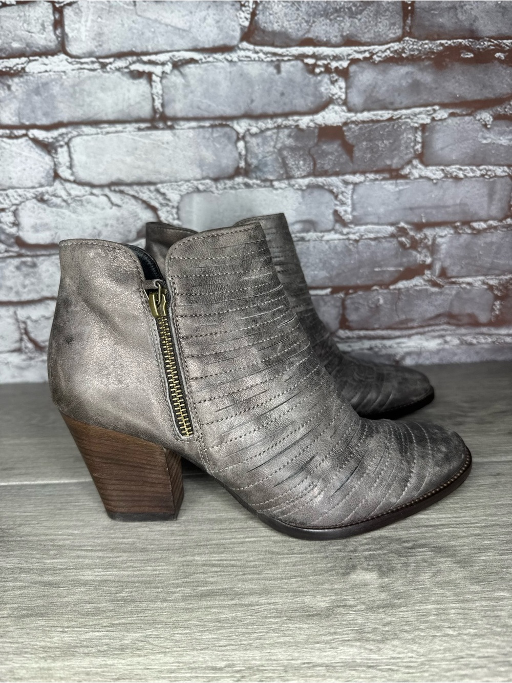 Paul Green Malibu Sliced Gray Metallic Leather Ankle Heeled Booties Women 7.5 US